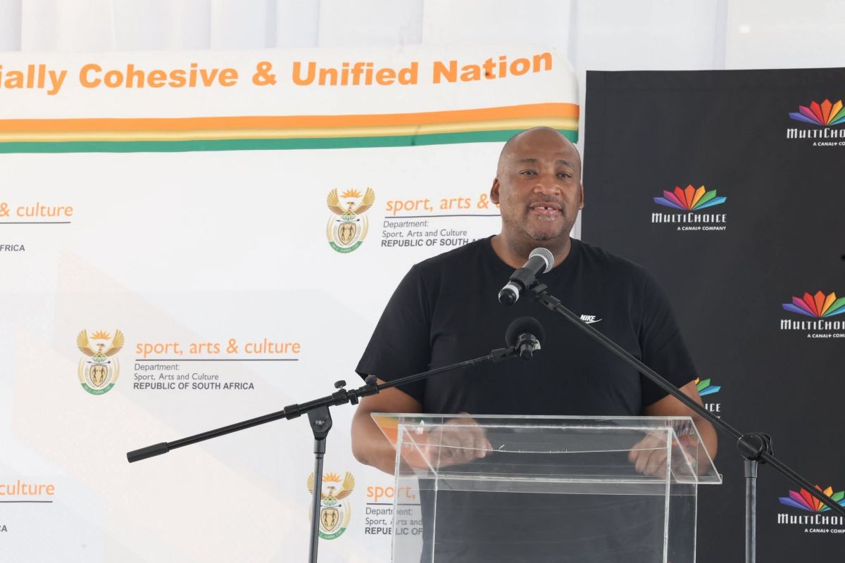 Minister Mckenzie brings hope to Heidedal