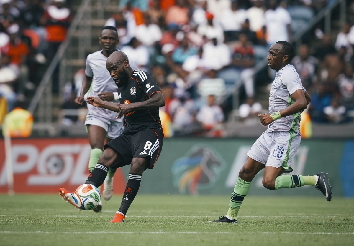 Buccaneers wound Gallants with a spear