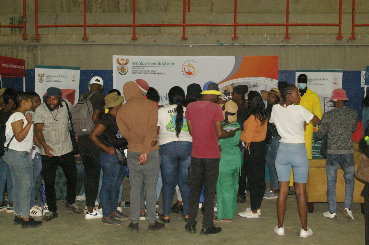 Unemployment decrease by 0.5%