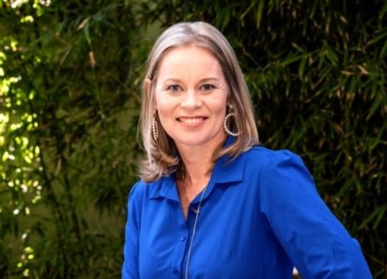 Prof Anke de Beer