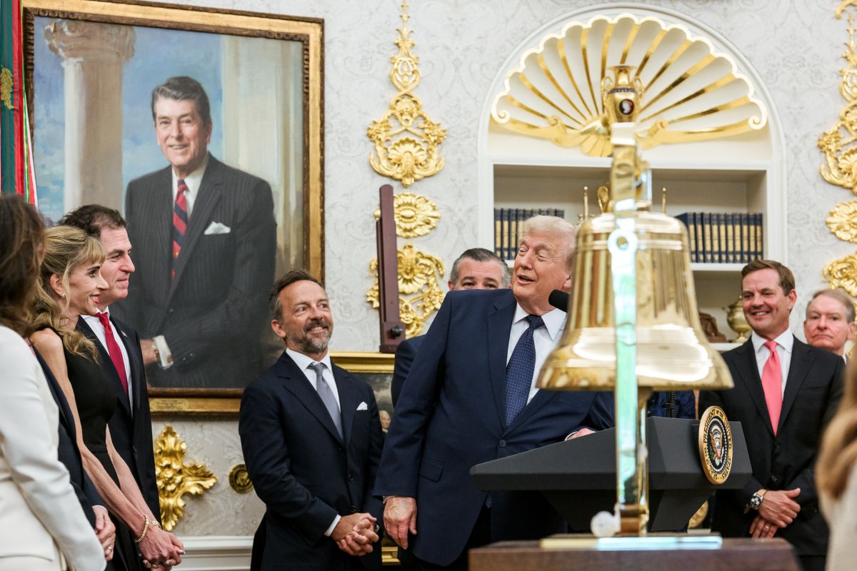 Oval Office Bell Ceremony Signals Dawn of the “Ownership Economy”