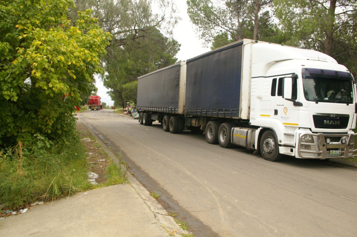 Headline: Inflation Cloaks Contraction as Wholesale Trade Volumes Drop 6.9% in May