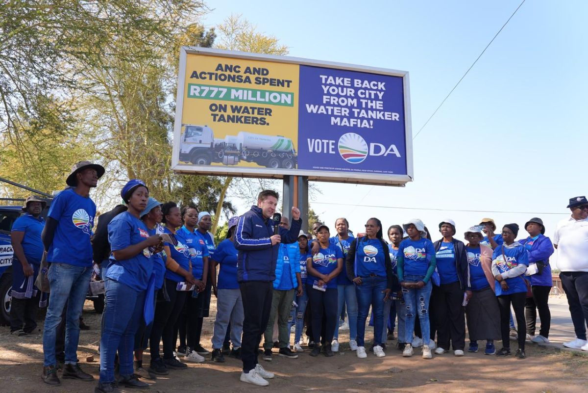 Hill-Lewis Slams Ramaphosa’s ‘Comrade’ State Vision, Calling It a Relic of Declining Rule