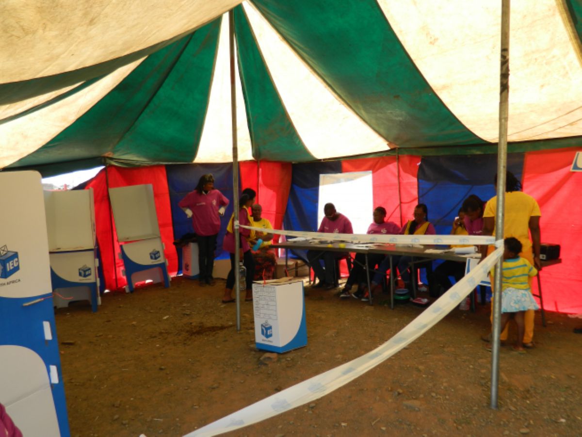 Battleground Metros and the Coalition Puzzle: South Africa’s Local Elections Remain Wide Open