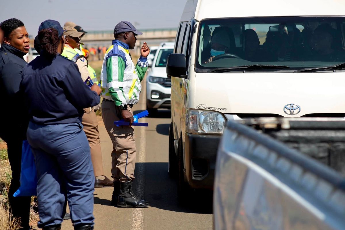 Gauteng Transport Inspectorate Cracks Down on Public Transport: 25 Minibuses Discontinued and 78 Unlicensed Drivers Flagged