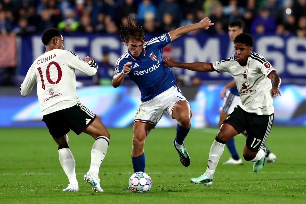 Como Hit Four in Rain-Soaked Masterclass as Manchester United Suffer Champions League Woes