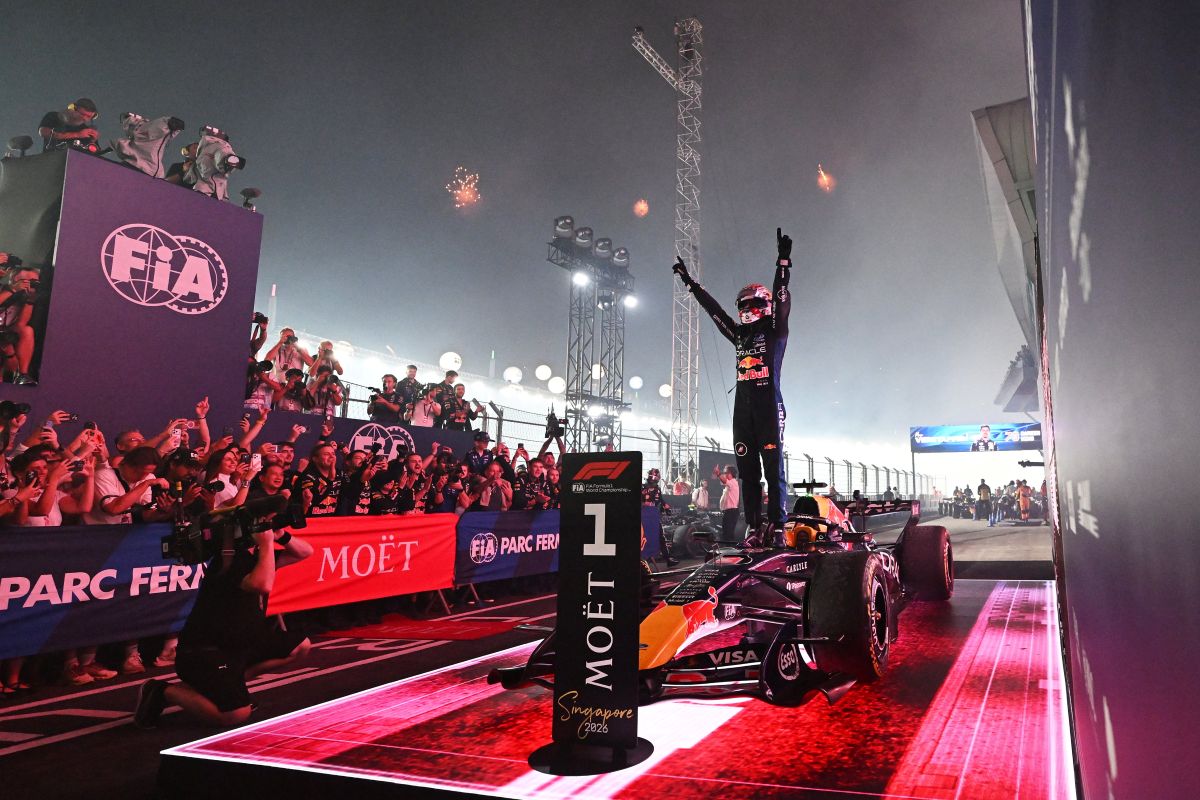 Singapore Showdown: Verstappen Conquers Marina Bay as Ferrari Strategy Backfires